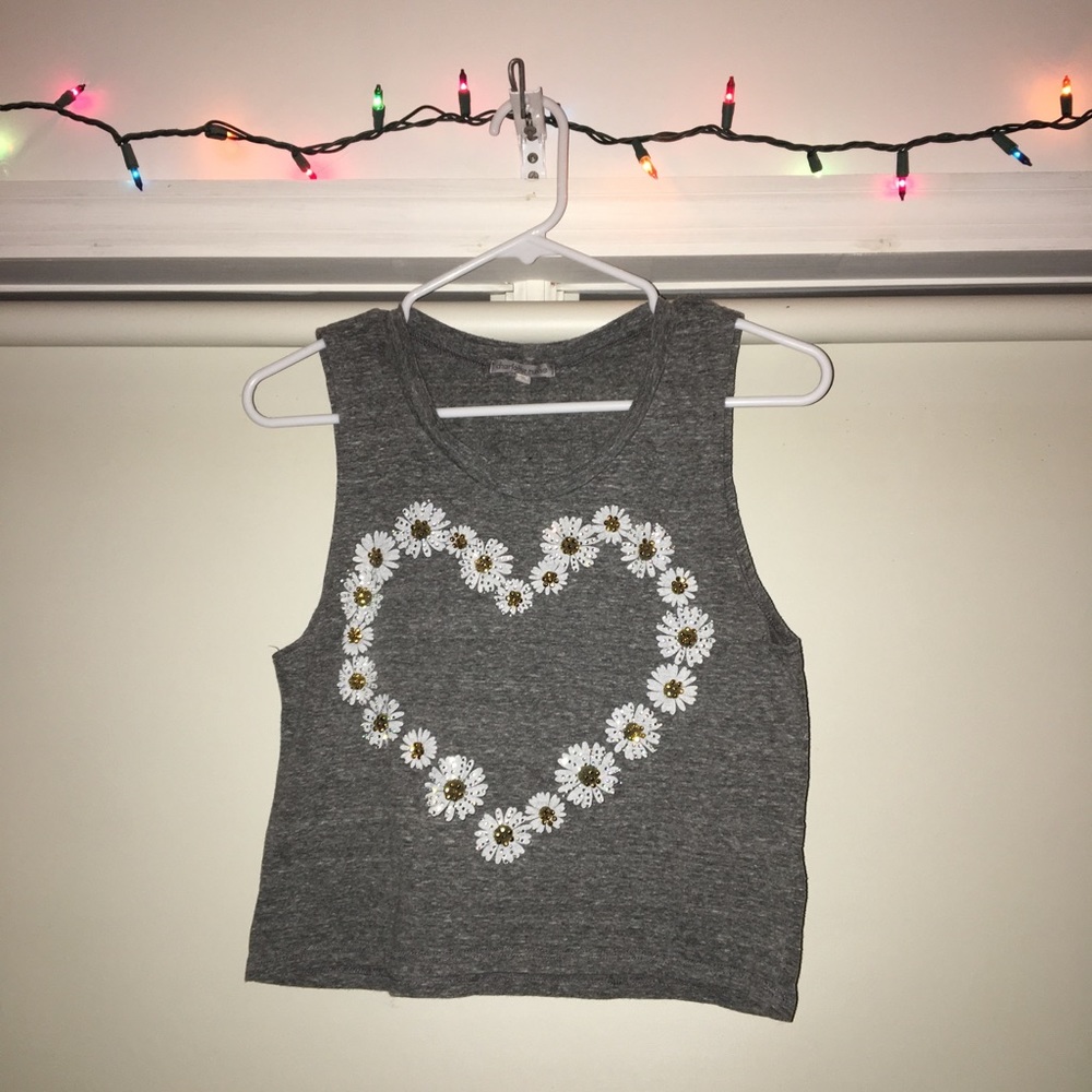 Charlotte Russe Daisy Heart Crop Tee